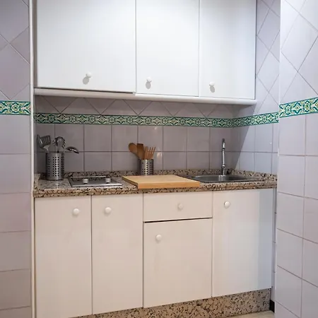 Con Encanto En Patio Sevillano Seville